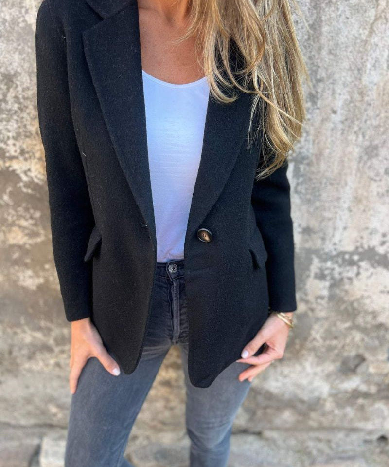 Paola - Eleganza Calda per Ogni Stagione