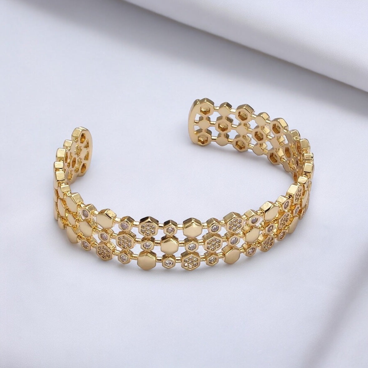 Bracciale a Cuffia Esagonale Gavriella, immagine 2 - Emma e Gemma