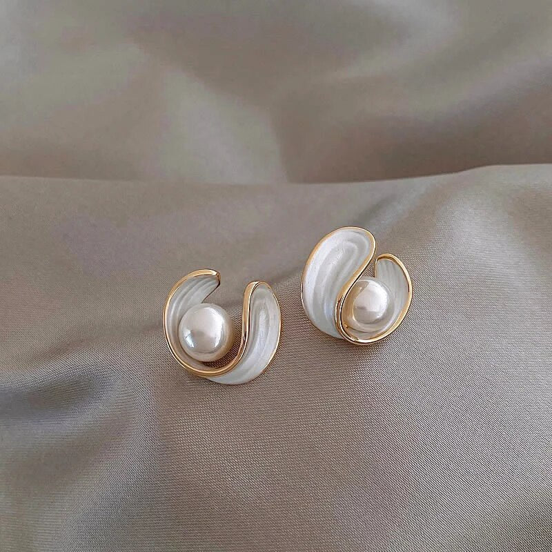 Orecchini di Lusso con Opale Bianco e Perle in Oro - Emma e Gemma
