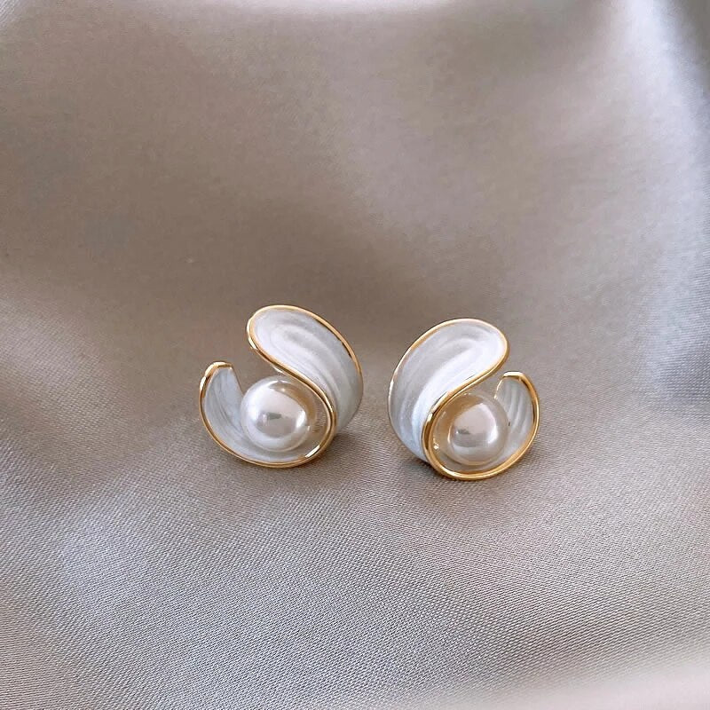 Orecchini di Lusso con Opale Bianco e Perle in Oro, immagine 4 - Emma e Gemma