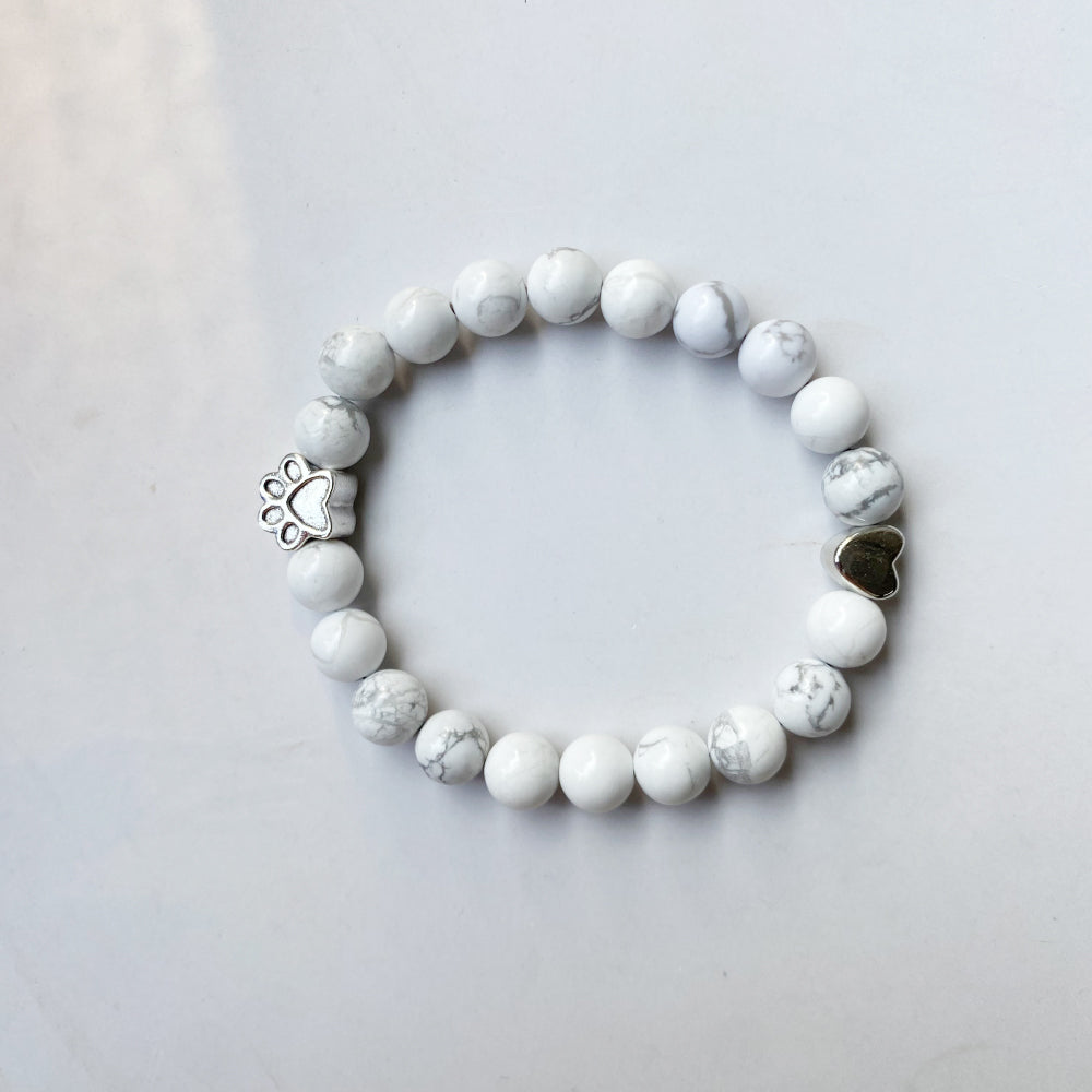 Bracciale in Pietra Naturale con Charm a Zampa e Cuore – Design Fatti a Mano, immagine 2 - Emma e Gemma
