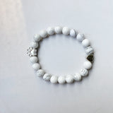 Bracciale in Pietra Naturale con Charm a Zampa e Cuore – Design Fatti a Mano, immagine 2 - Emma e Gemma