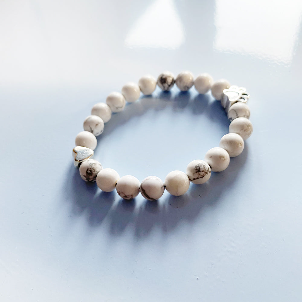 Bracciale in Pietra Naturale con Charm a Zampa e Cuore – Design Fatti a Mano, immagine 4 - Emma e Gemma