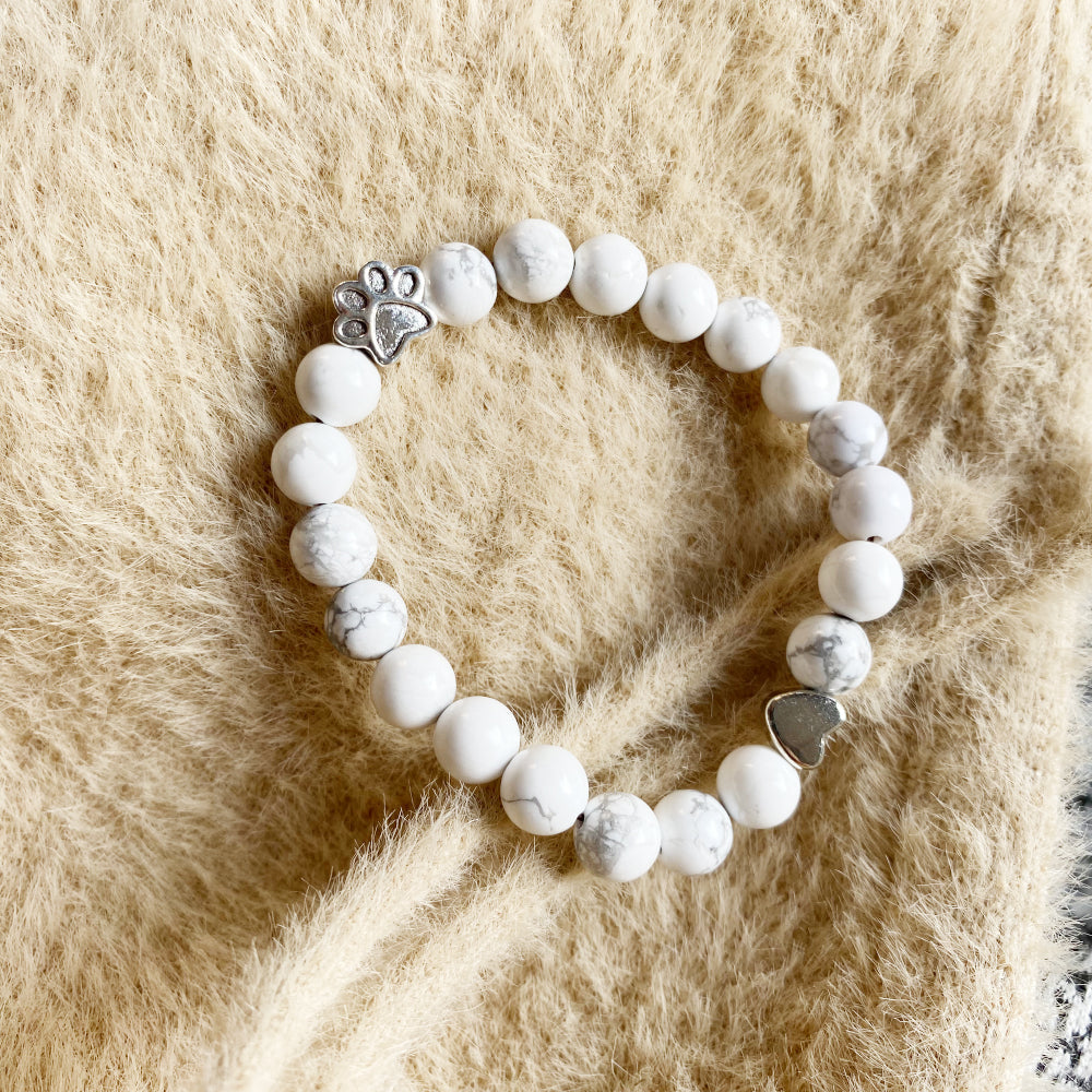 Bracciale in Pietra Naturale con Charm a Zampa e Cuore – Design Fatti a Mano - Emma e Gemma