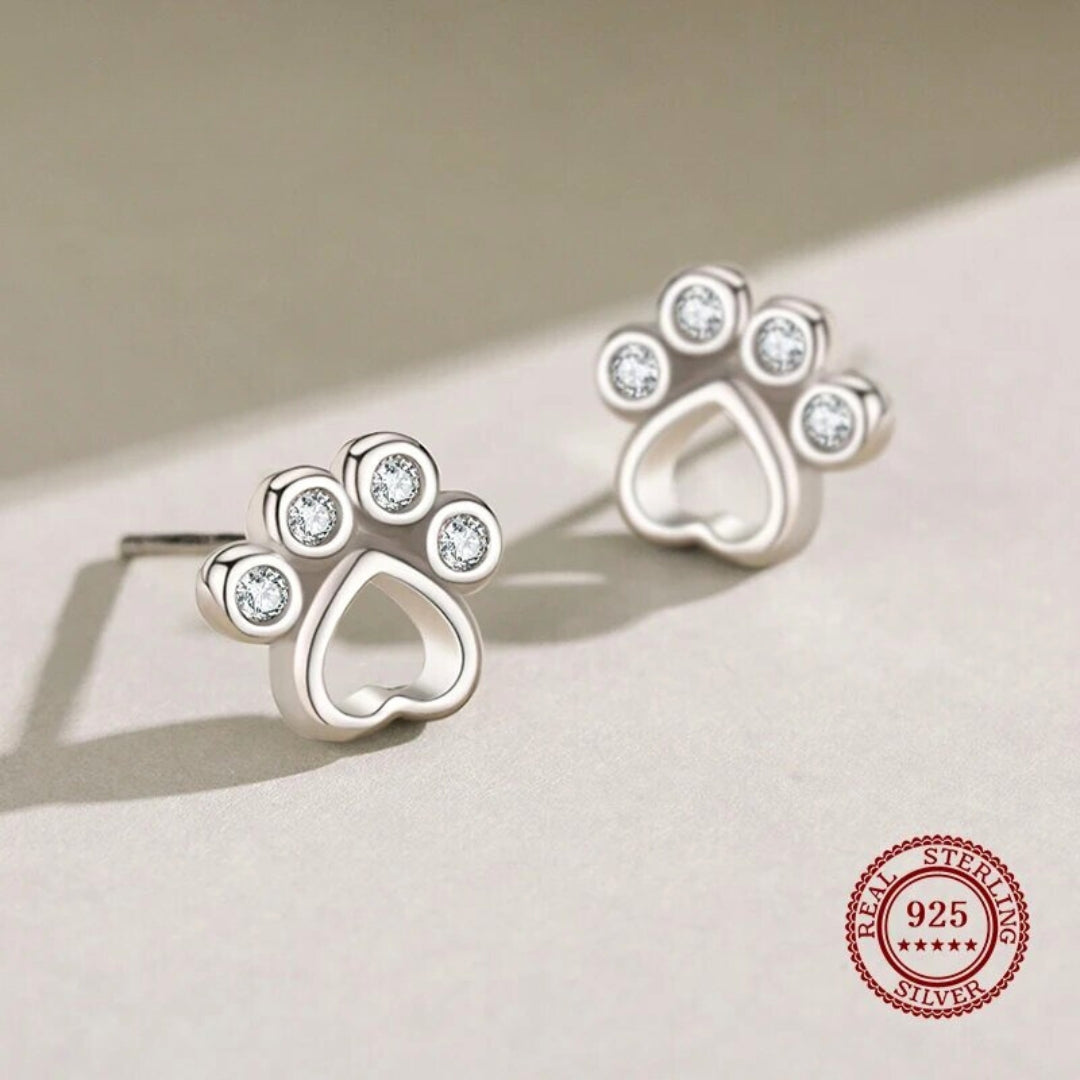 Orecchini a Perno a Forma di Zampa in Argento Sterling – Con Zirconia Scintillante, immagine 2 - Emma e Gemma
