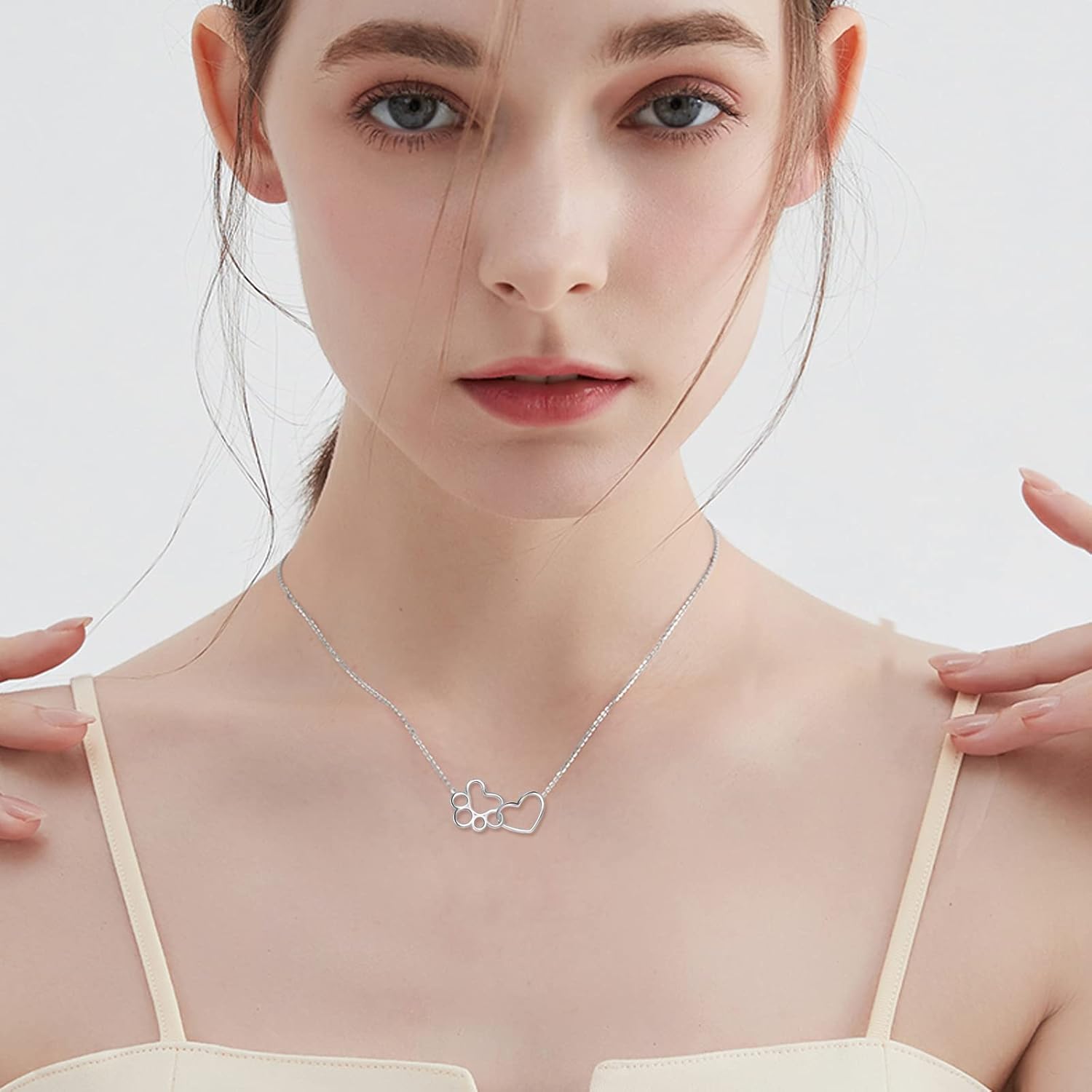 Collana in Argento Sterling con Stampa di Zampa – Pendente a Cuore in Cristallo, immagine 4 - Emma e Gemma