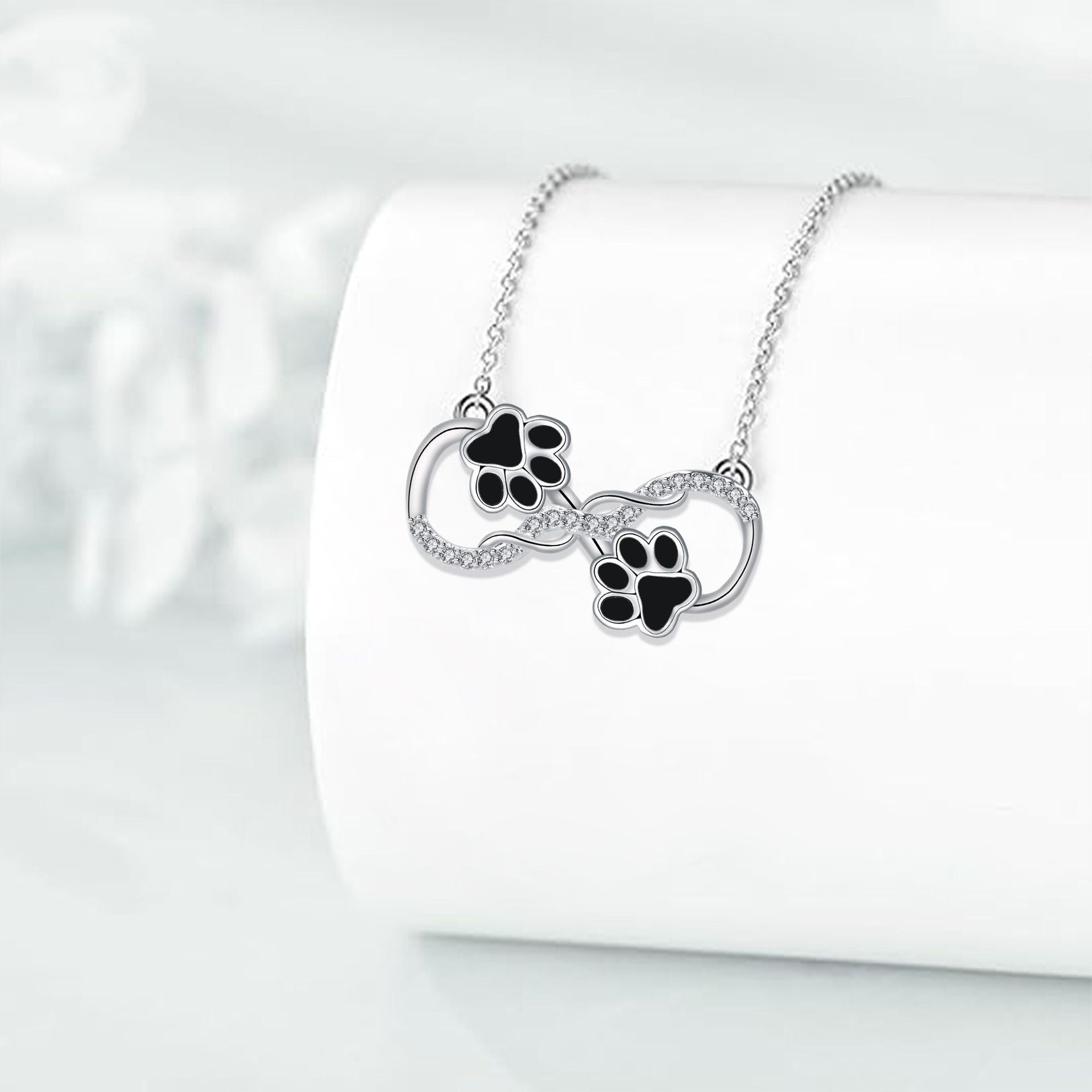 Collana con pendente a simbolo dell'infinito con zirconia, immagine 2 - Emma e Gemma