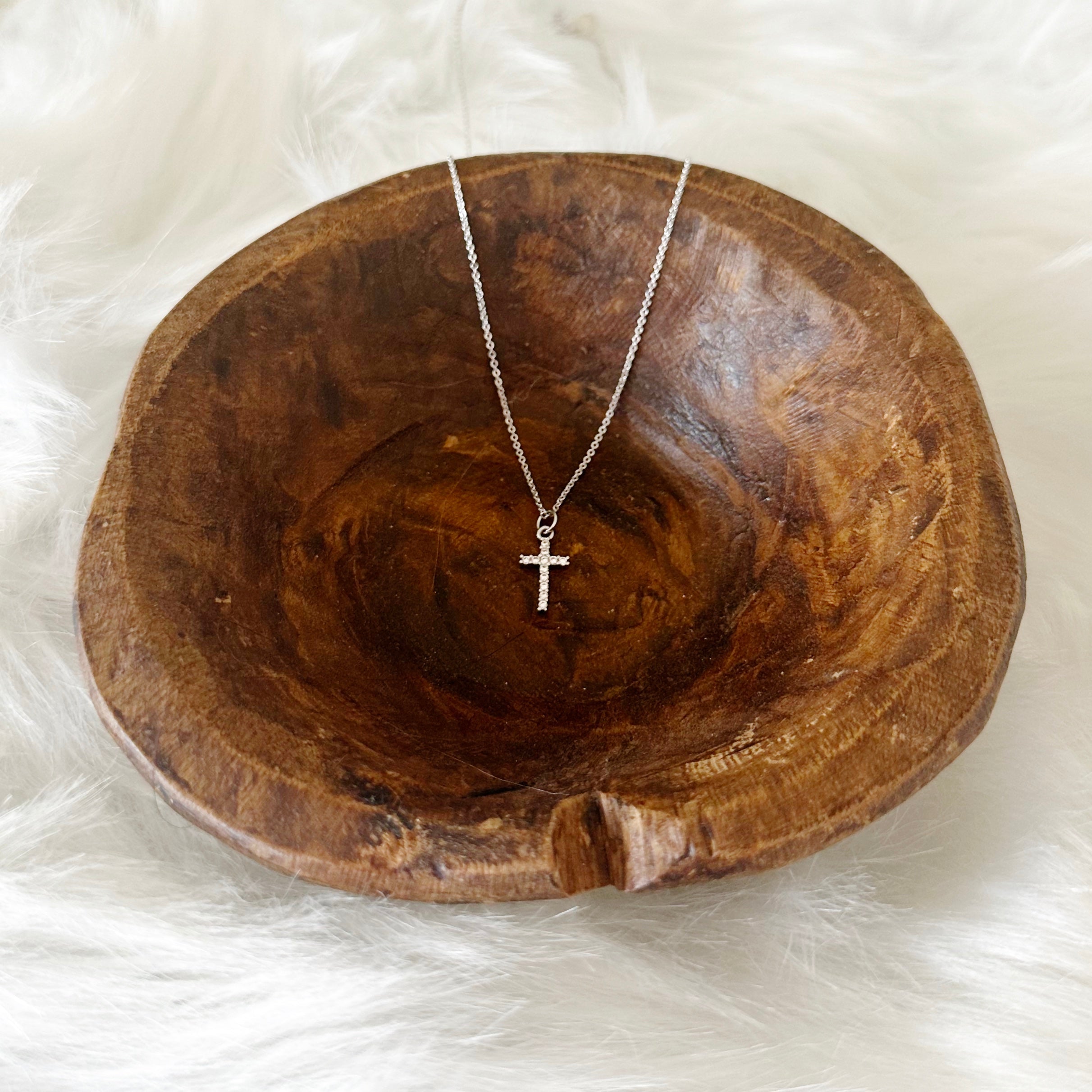 Collana con Croce in Argento Jianna, immagine 2 - Emma e Gemma