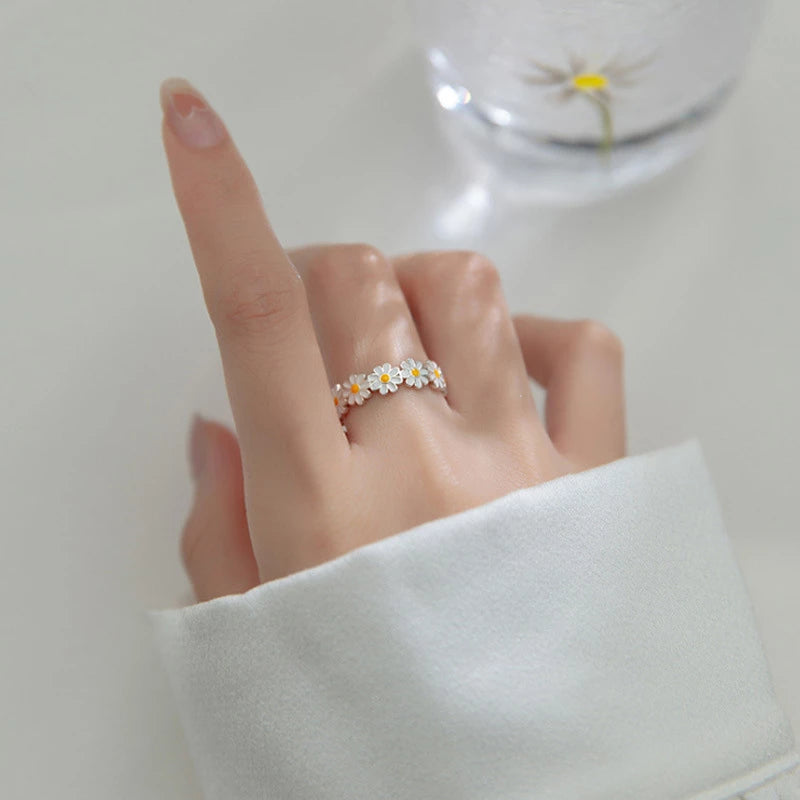 Anello d'argento a forma di margherita, immagine 4 - Emma e Gemma