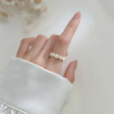 Anello d'argento a forma di margherita, immagine 3 - Emma e Gemma