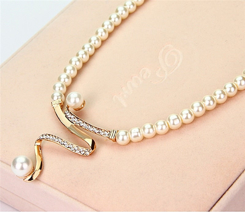 Set Collana e Orecchini in Perle Naturali, immagine 3 - Emma e Gemma