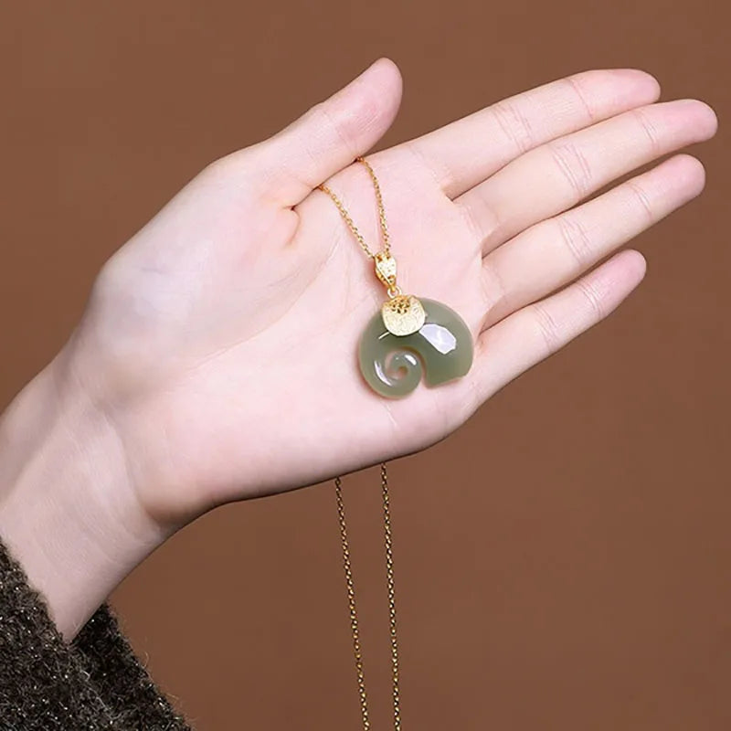 Collana con Pendente di Elefante in Giada Hetian – Catena Placcata in Oro 18K per Donne, immagine 4 - Emma e Gemma
