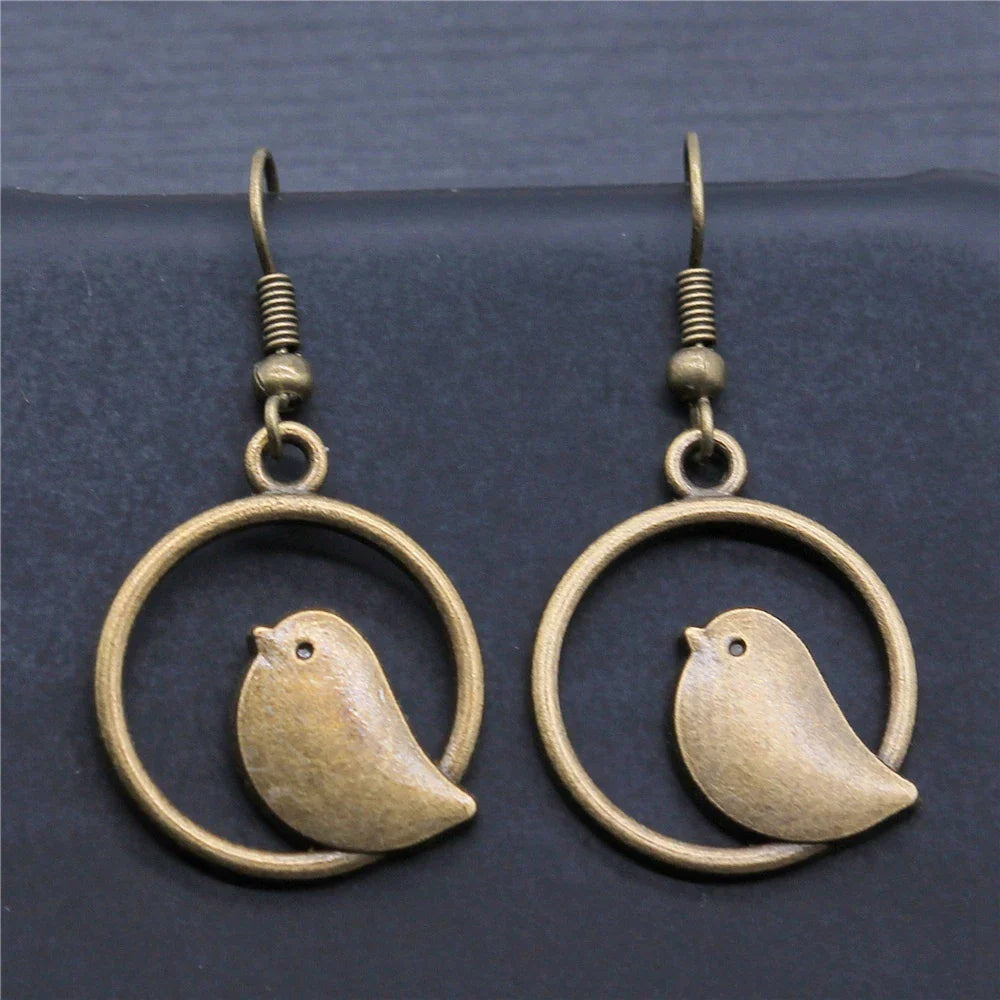 Orecchini a Pendente con Ciondolo Uccello Vintage – Gioielli Boho Fatti a Mano, immagine 6 - Emma e Gemma