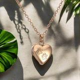 Collana Memoriale per Animali Domestici – Pendente a Forma di Cuore con Incisione di Zampa, immagine 3 - Emma e Gemma