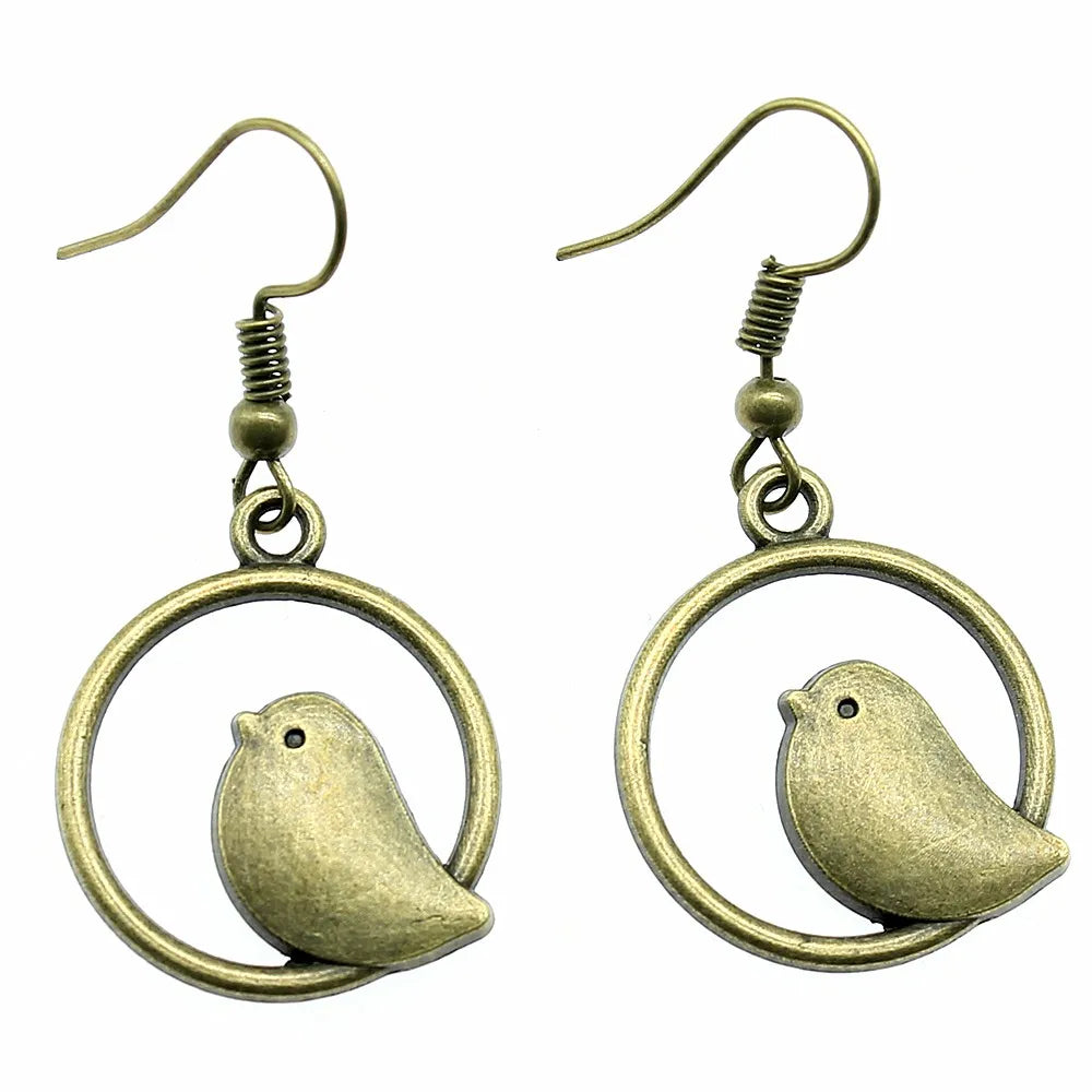 Orecchini a Pendente con Ciondolo Uccello Vintage – Gioielli Boho Fatti a Mano, immagine 5 - Emma e Gemma