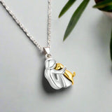 Collana con Ciondolo Abbraccio - Regalo Memoriale Significativo, immagine 3 - Emma e Gemma