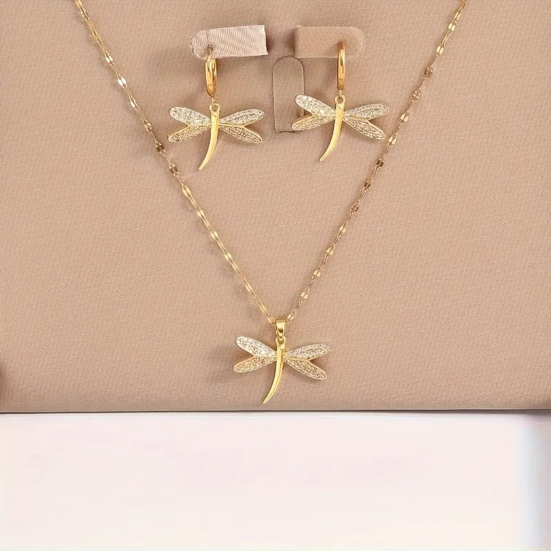 Collana in Gioielli con Libellula Dorata e Orecchini Bonus, immagine 2 - Emma e Gemma