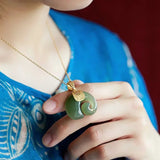Collana con Pendente di Elefante in Giada Hetian – Catena Placcata in Oro 18K per Donne, immagine 6 - Emma e Gemma