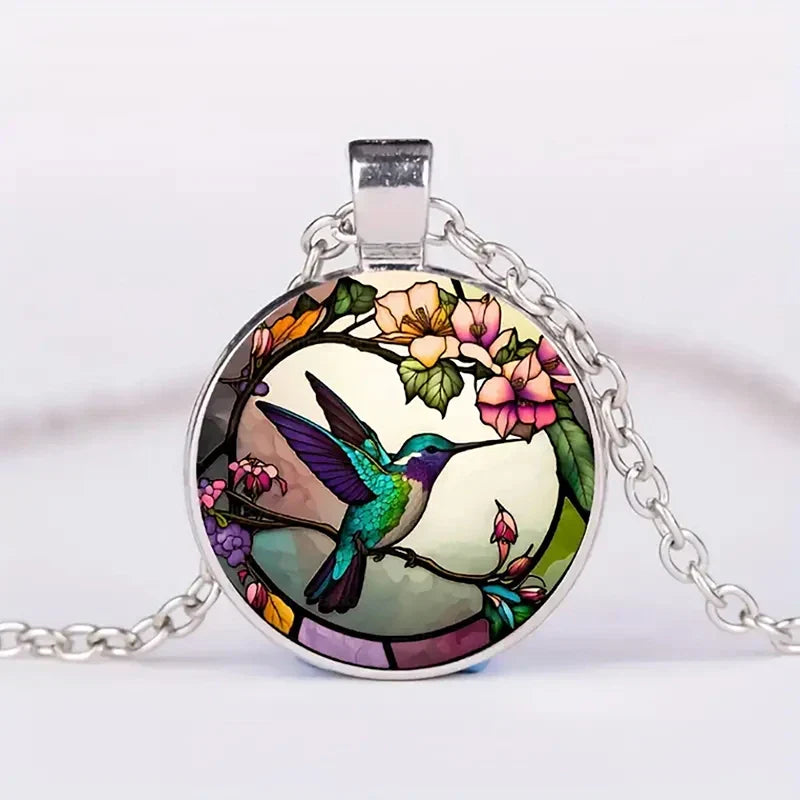 Collana con Pendente a Cupola di Vetro a Forma di Colibrì - Emma e Gemma
