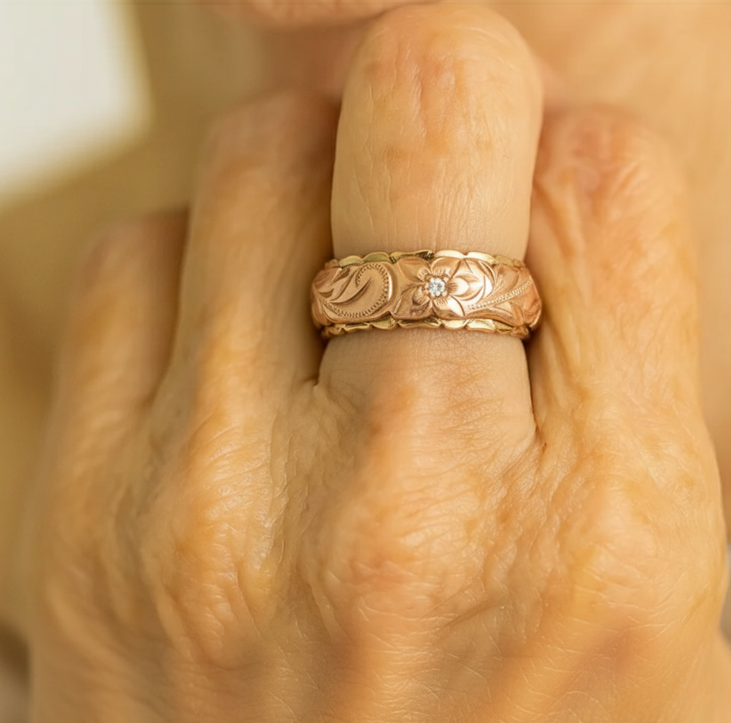 Anello in Oro con Fiore di Rosa Vintage, immagine 3 - Emma e Gemma