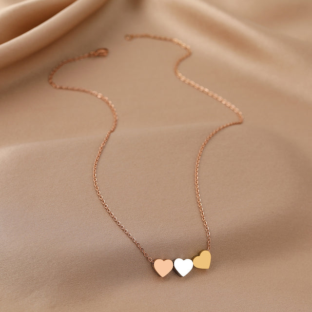 Collana a Tre Cuori in Oro, immagine 6 - Emma e Gemma