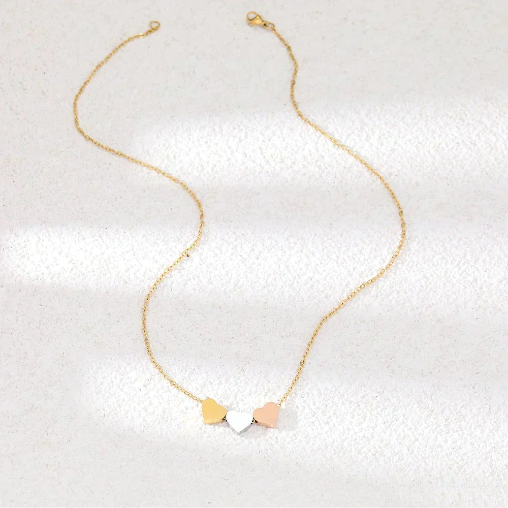 Collana a Tre Cuori in Oro, immagine 2 - Emma e Gemma