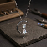 Collana a Mezza Luna con Pietra di Luna e Gatto - Emma e Gemma