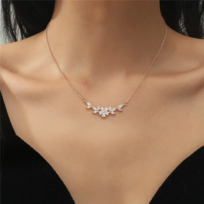 Collana Elegante con Fiori Luminosi - Emma e Gemma