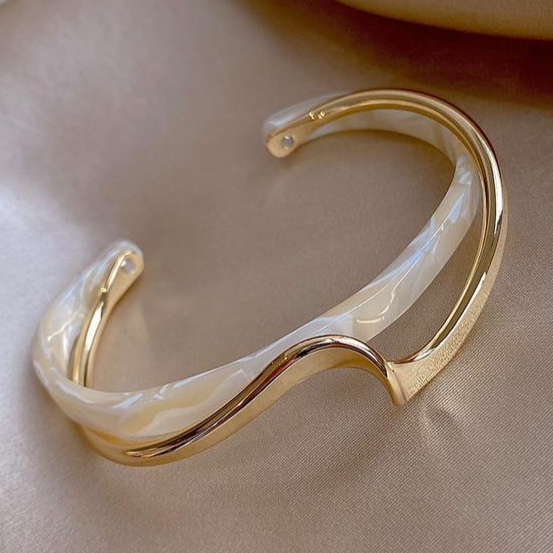 Bracciale Elegante in Oro con Opale Bianco - Kaja i Maja