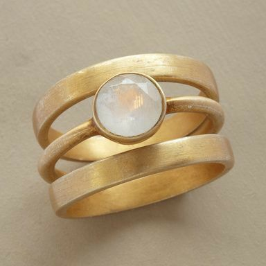 Anello Vintage in Oro con Pietra di Luna Intarsiata - Emma e Gemma