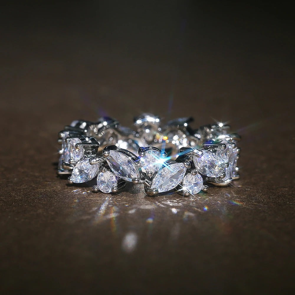 Anello Eternità con Diamanti Marquise e Rotondi Vintage - Kaja i Maja