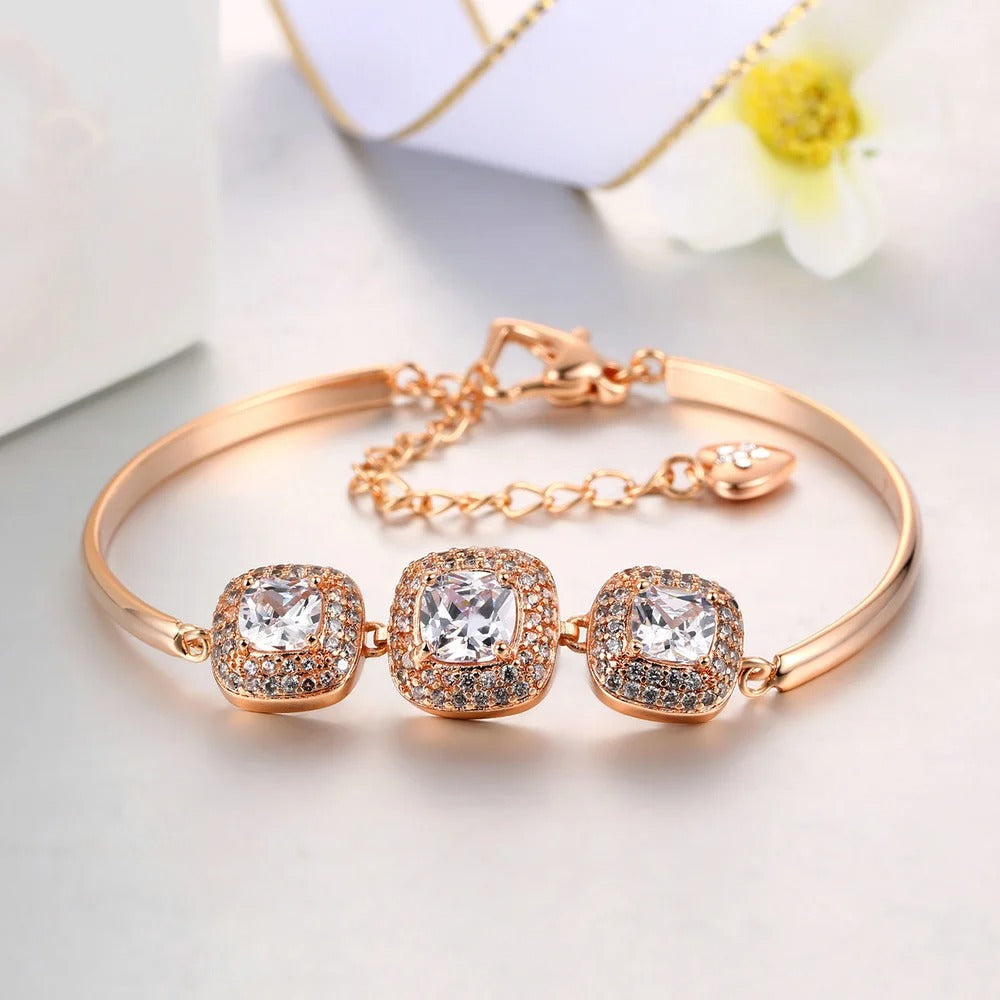 Bracciale a Design Quadrato Triplo in Cristallo Rosa Vintage - Emma e Gemma