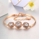 Bracciale a Design Quadrato Triplo in Cristallo Rosa Vintage - Emma e Gemma