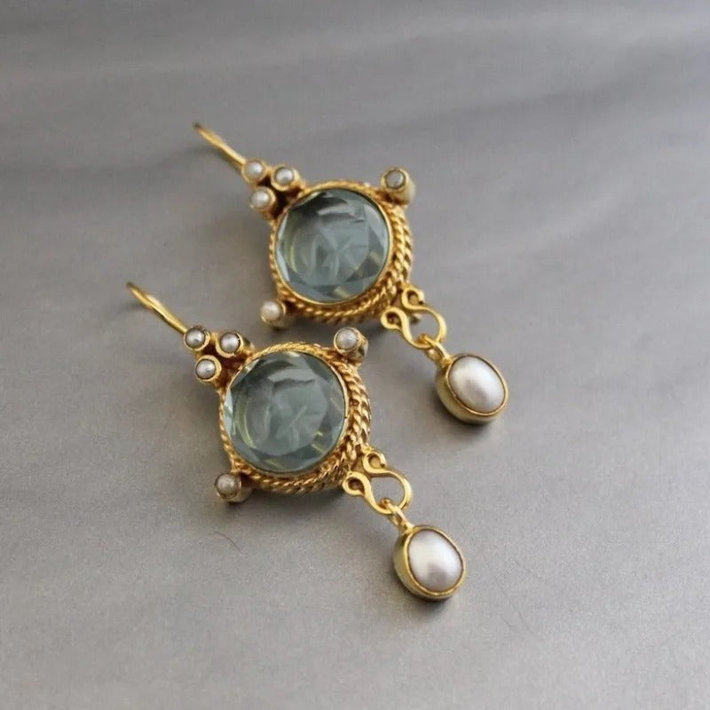 Orecchini a Goccia in Vetro Blu Vintage e Perle - Emma e Gemma