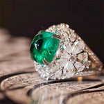 Anello Floreale Vintage in Pietra Verde e Diamanti - Emma e Gemma