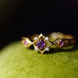 Anello Geometrico Regolabile in Oro Vintage e Cristallo Viola di Ametista - Emma e Gemma