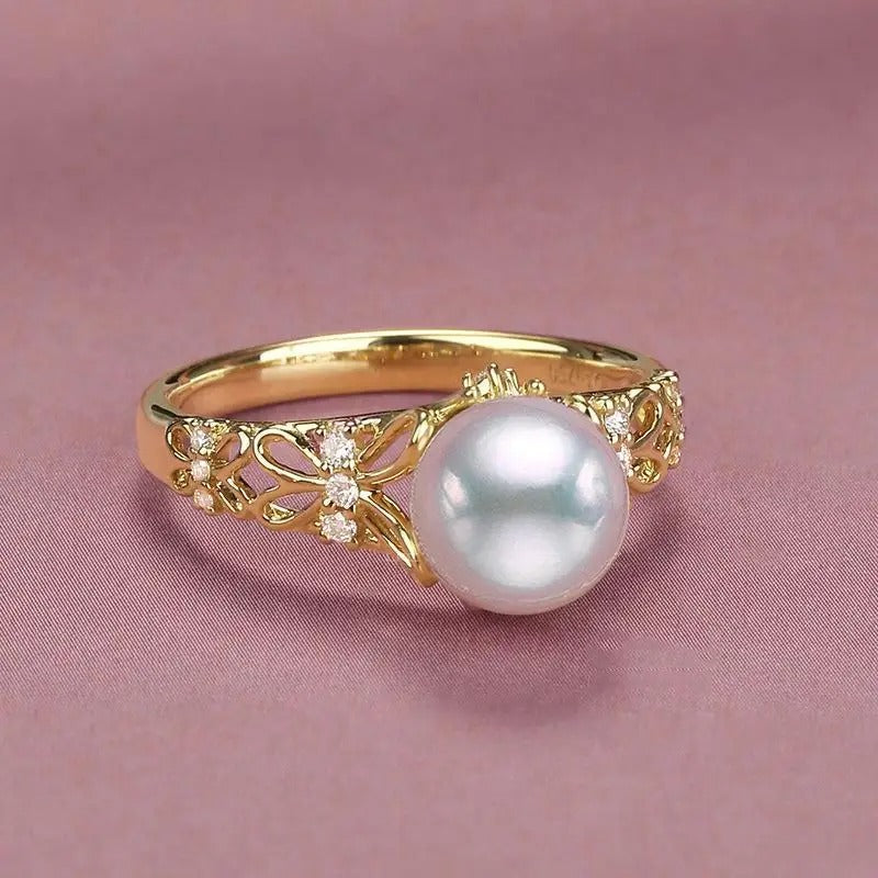 Anello Regolabile Vintage in Oro e Perle con Motivo Floreale - Emma e Gemma