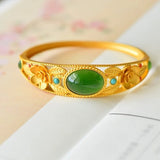 Bracciale Rigido in Oro, Pietra Verde e Fiori - Emma e Gemma
