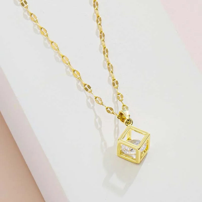 Collana con Pendente Cubo Vintage in Oro Cristallo Trasparente - Emma e Gemma