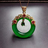 Collana con Pendente a Forma di Anello Floreale in Cristallo Verde Classico - Emma e Gemma