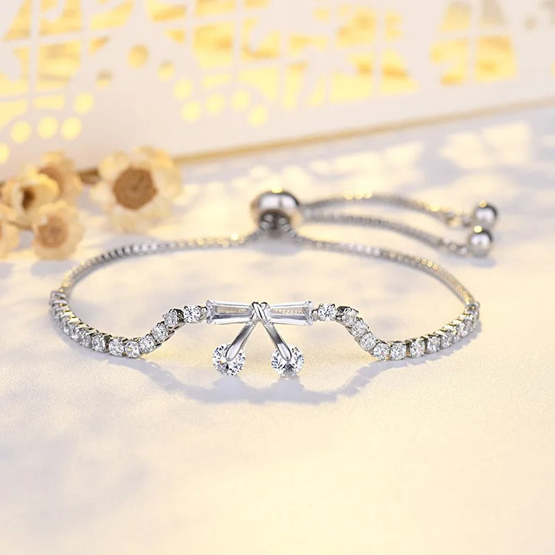 Bracciale Vintage in Argento con Pendente a Fiocco e Goccia - Emma e Gemma