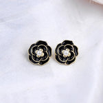 Orecchini in Perle con Fiori in Smalto Nero - Emma e Gemma