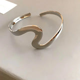 Bracciale Aperto Ondulato in Argento Vintage - Emma e Gemma
