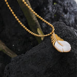 Collana a Pendente Foglia Dorata Vintage - Emma e Gemma