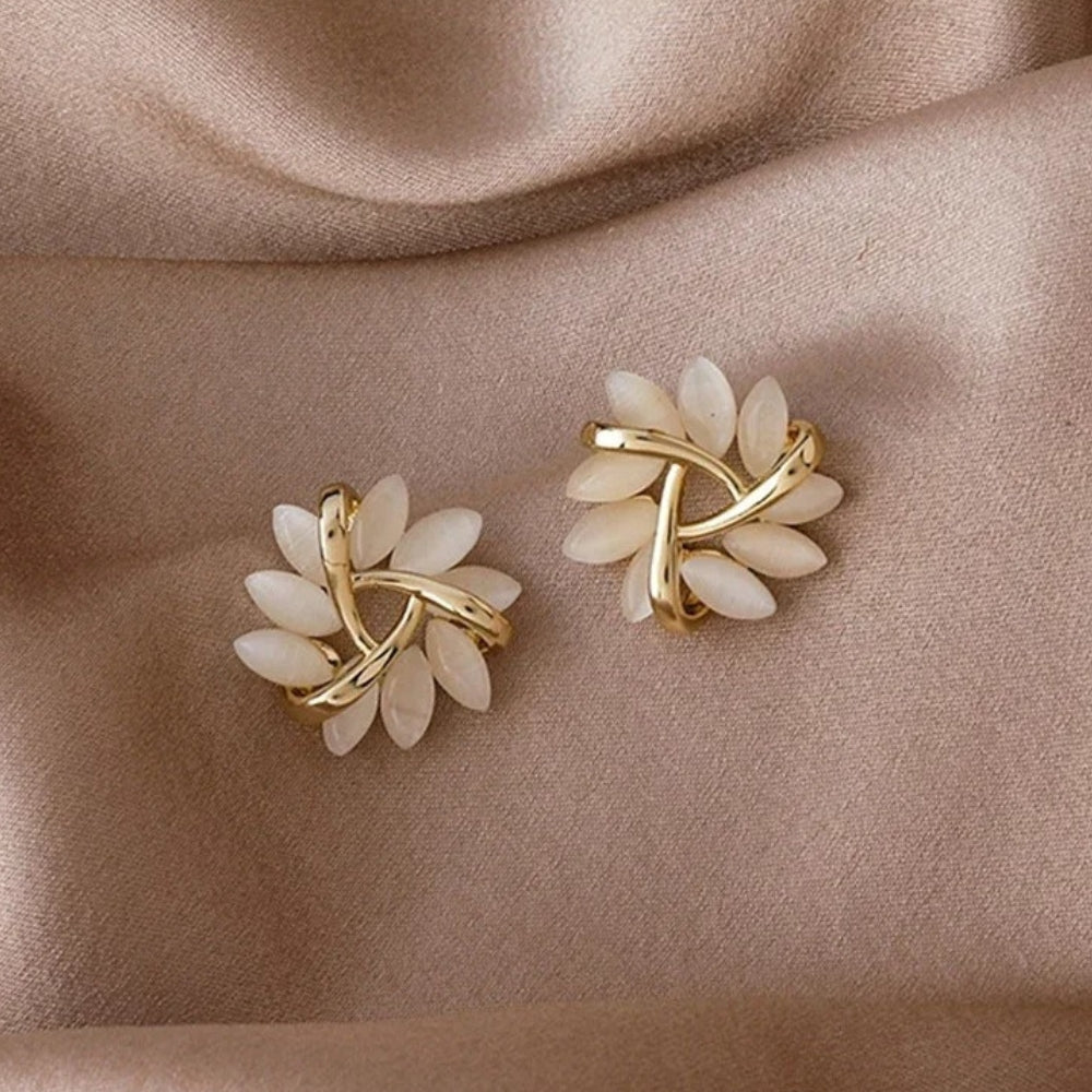 Orecchini Vintage in Oro e Perle a Forma di Fiore - Emma e Gemma