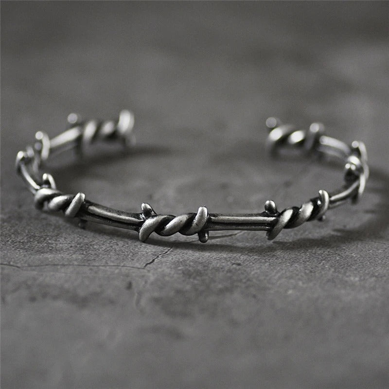 Bracciale Vintage Gotico in Argento con Punte - Emma e Gemma