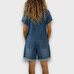 Federica - Salopette corta in cotone effetto denim - da vicino | Emma e Gemma
